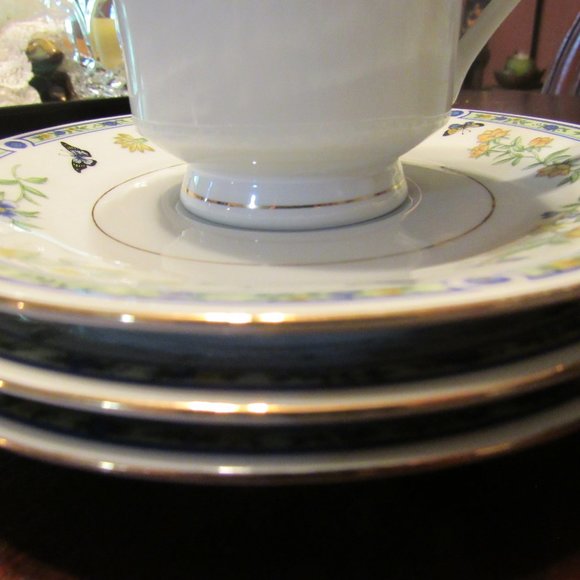 Vintage Victorian Porcelain Footed Floral Tea Set 3 Cups/4 Plates - Picture 9 of 15